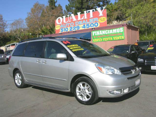 2004 Toyota Sienna SEL Sport Utility 4D