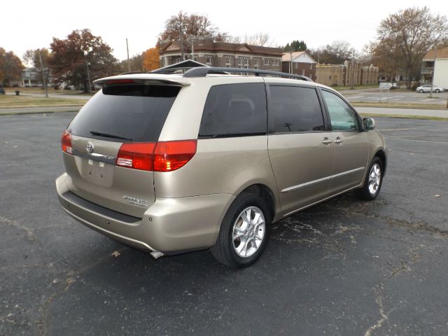 2004 Toyota Sienna XLT 4.6L 4WD