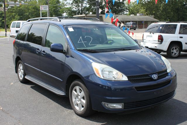 2004 Toyota Sienna Eddie Bauer 4x4