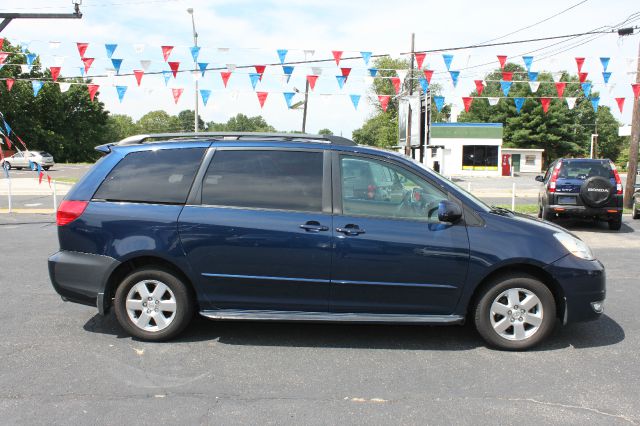 2004 Toyota Sienna Eddie Bauer 4x4