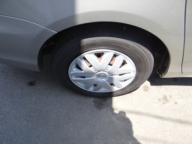 2004 Toyota Sienna Touring - Moonroof