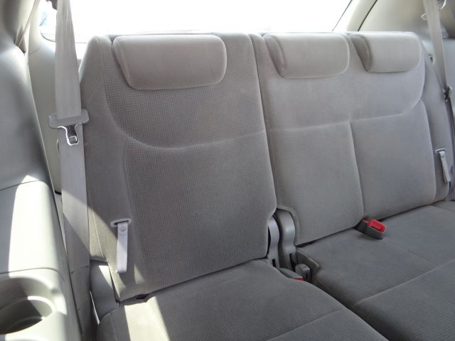 2004 Toyota Sienna Touring - Moonroof