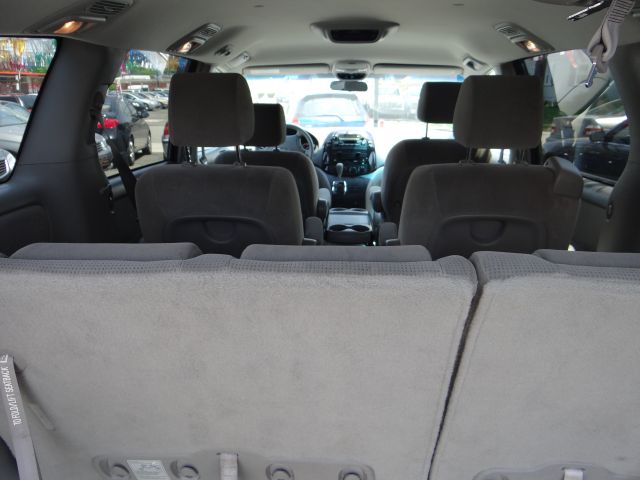 2004 Toyota Sienna Touring - Moonroof