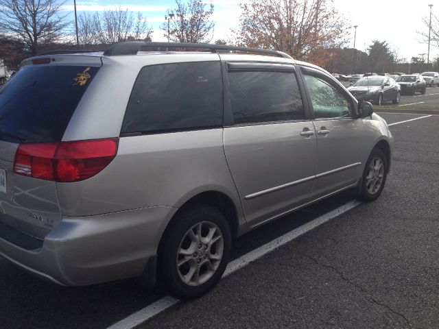 2004 Toyota Sienna Unknown