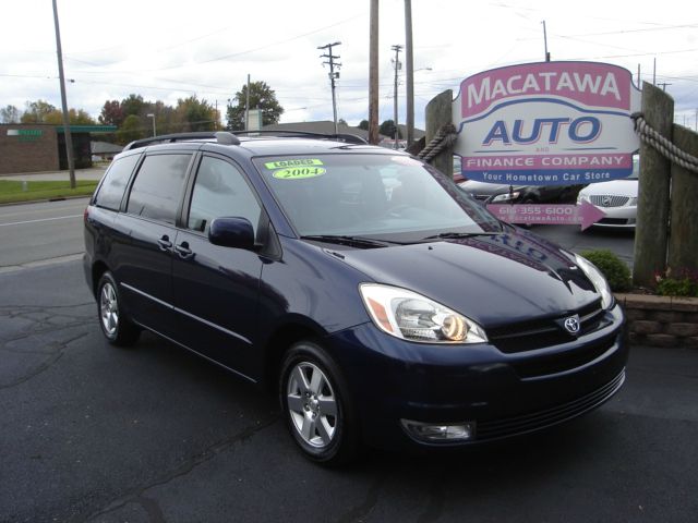 2004 Toyota Sienna SEL Sport Utility 4D