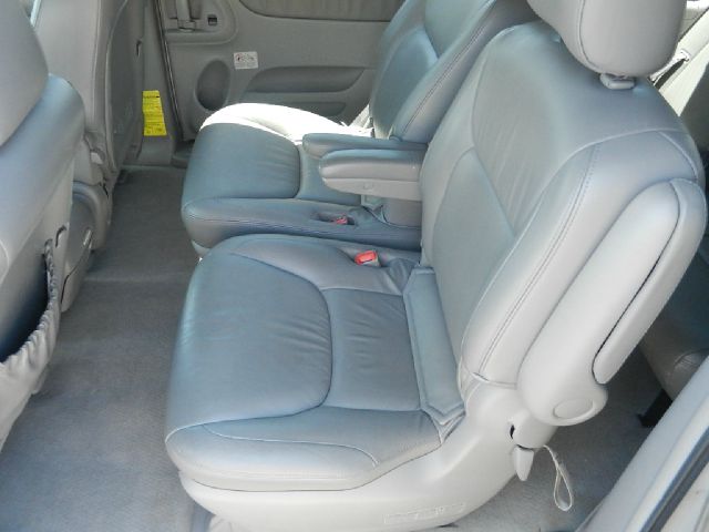 2004 Toyota Sienna Eddie Bauer 4x4