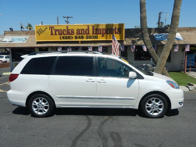 2004 Toyota Sienna Eddie Bauer 4x4