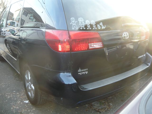 2004 Toyota Sienna 1997 Ford GL