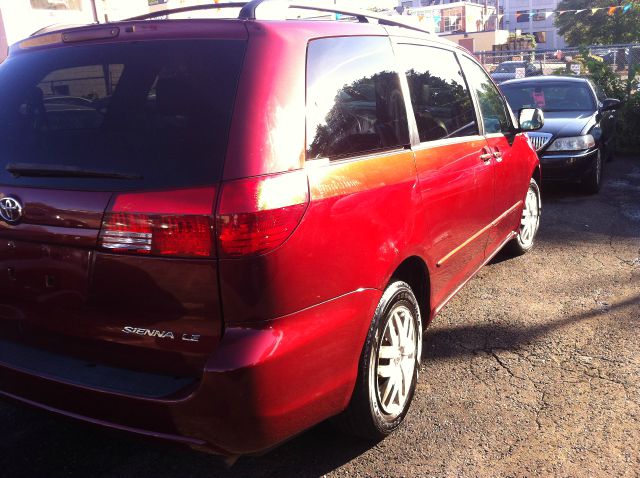 2004 Toyota Sienna 1997 Ford GL