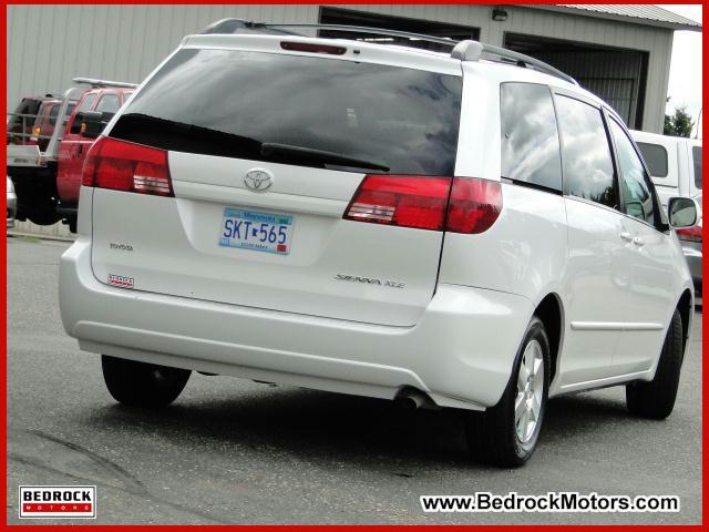 2004 Toyota Sienna SEL Sport Utility 4D