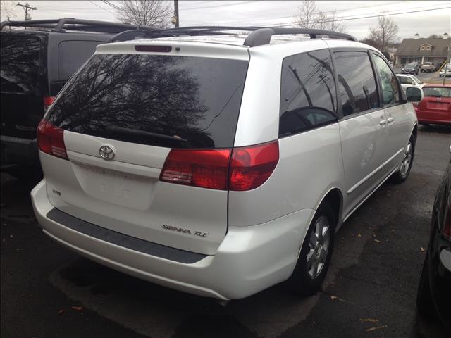 2004 Toyota Sienna Eddie Bauer 4x4