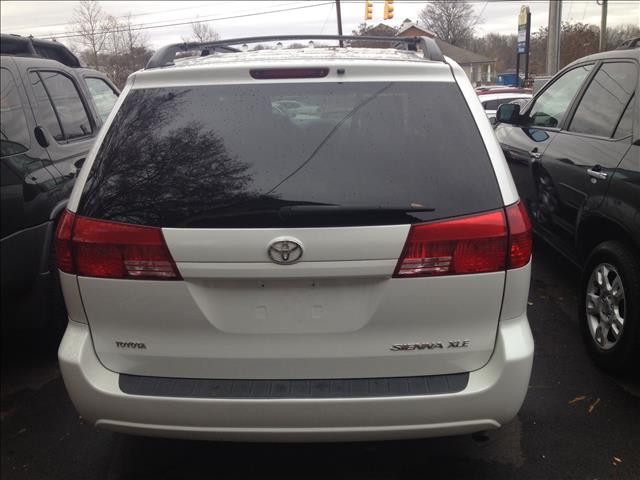 2004 Toyota Sienna Eddie Bauer 4x4