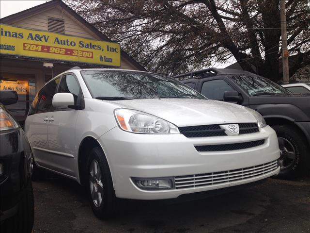 2004 Toyota Sienna Eddie Bauer 4x4