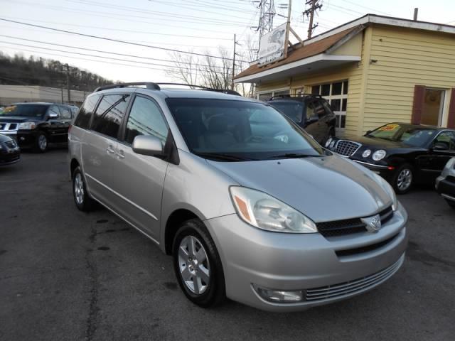 2004 Toyota Sienna SEL Sport Utility 4D