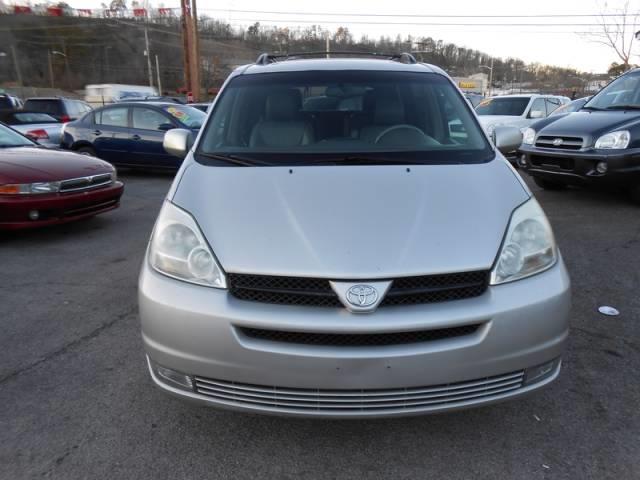 2004 Toyota Sienna SEL Sport Utility 4D