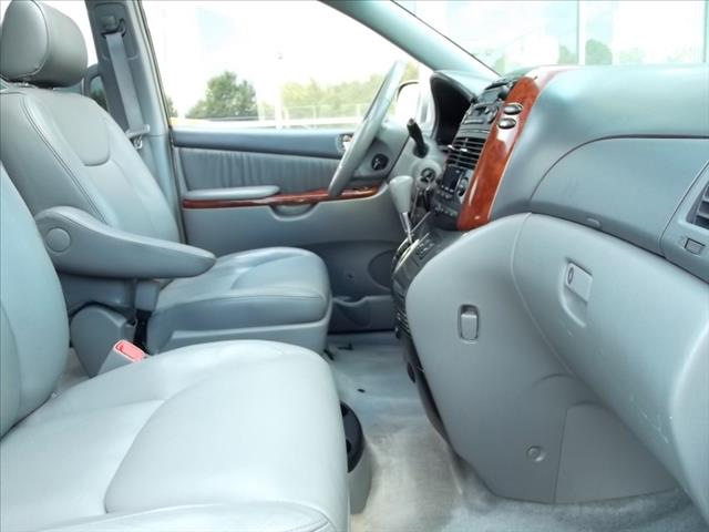 2005 Toyota Sienna Eddie Bauer 4x4