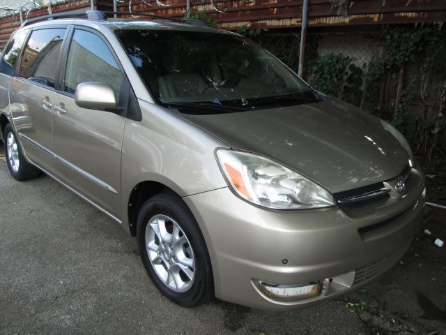 2005 Toyota Sienna XLT 4.6L 4WD