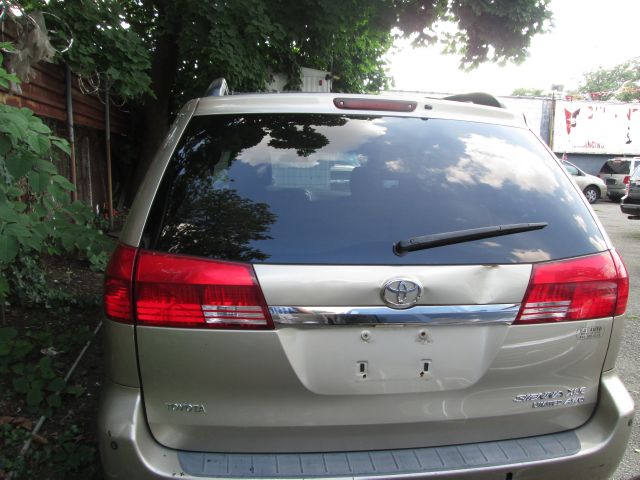 2005 Toyota Sienna XLT 4.6L 4WD