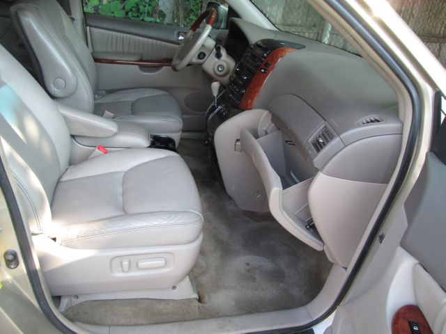 2005 Toyota Sienna XLT 4.6L 4WD