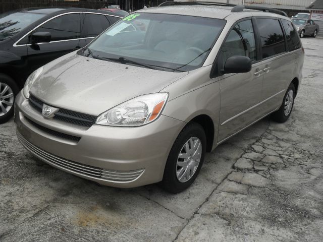 2005 Toyota Sienna Reg Cab FLAT BED