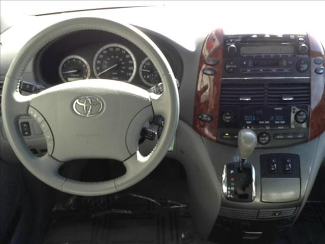 2005 Toyota Sienna Unknown