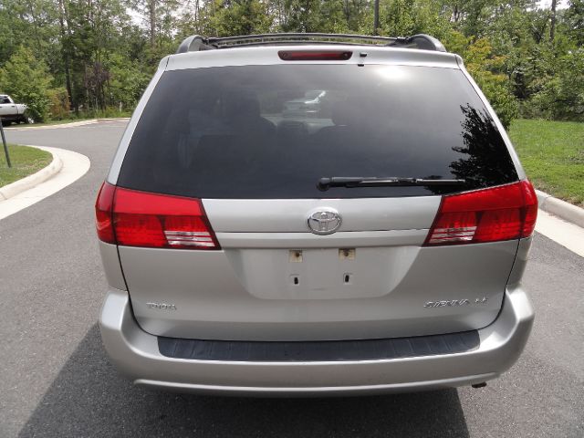 2005 Toyota Sienna S 2WD 4-spd AT