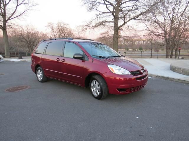 2005 Toyota Sienna Reg Cab FLAT BED