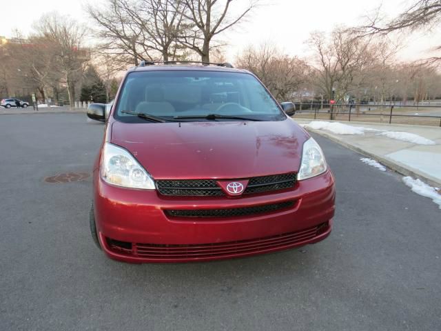 2005 Toyota Sienna Reg Cab FLAT BED