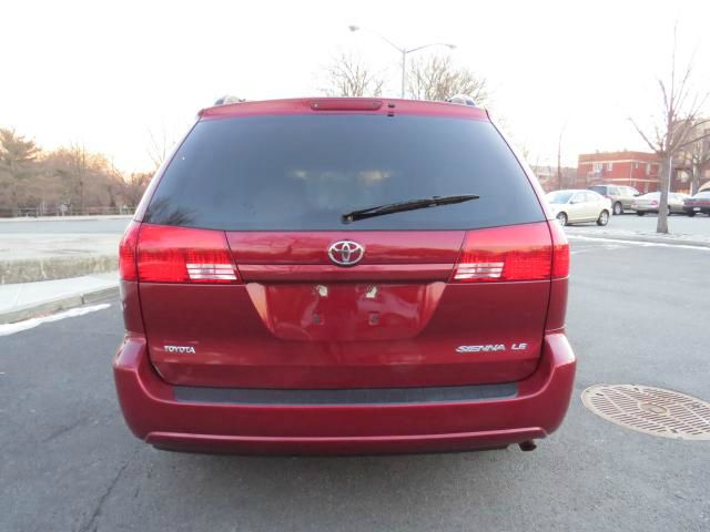 2005 Toyota Sienna Reg Cab FLAT BED