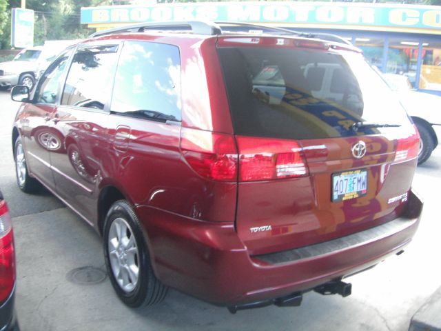 2005 Toyota Sienna XLT 4.6L 4WD