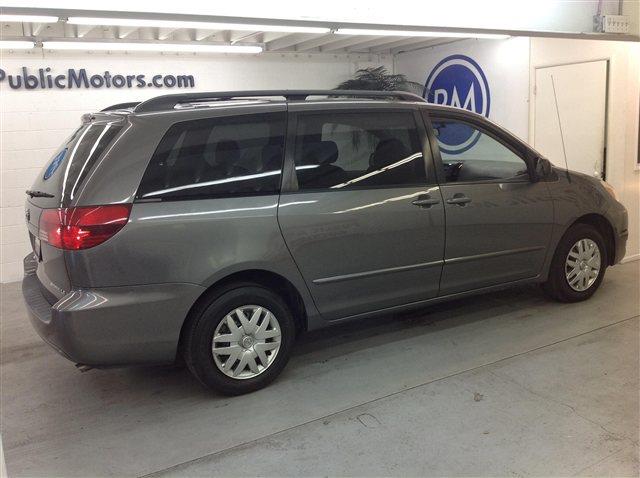 2005 Toyota Sienna SEL Sport Utility 4D