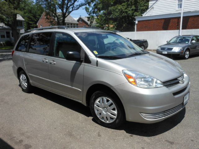 2005 Toyota Sienna S 2WD 4-spd AT