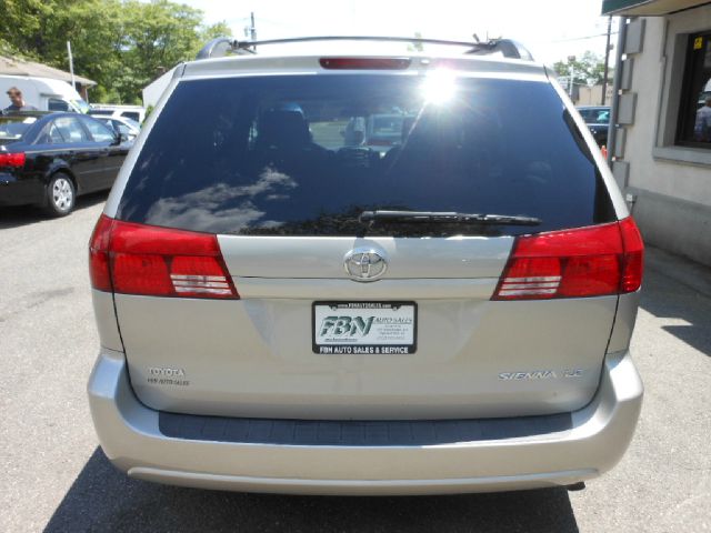 2005 Toyota Sienna S 2WD 4-spd AT