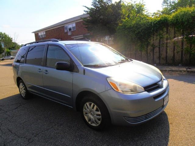 2005 Toyota Sienna X