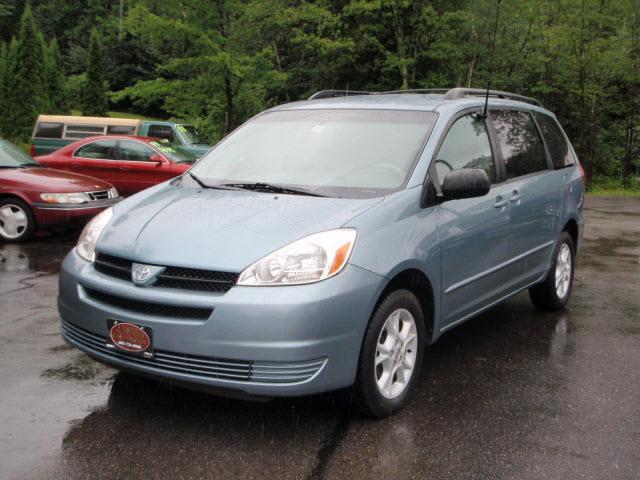 2005 Toyota Sienna X