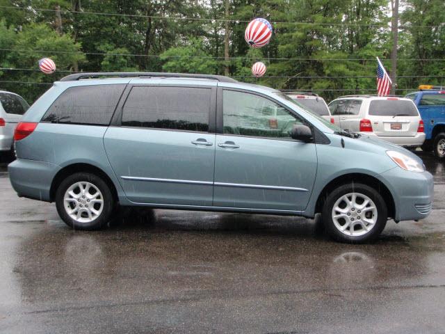 2005 Toyota Sienna X