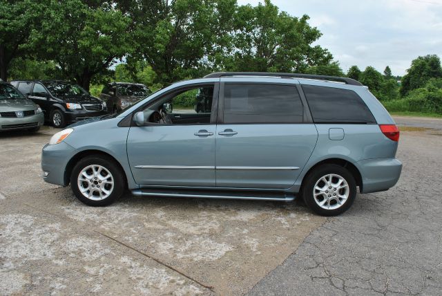 2005 Toyota Sienna XLT 4.6L 4WD