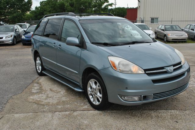 2005 Toyota Sienna XLT 4.6L 4WD