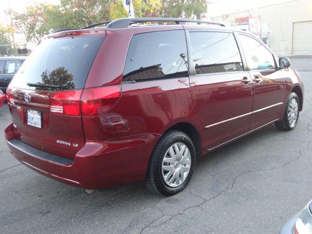 2005 Toyota Sienna S 2WD 4-spd AT