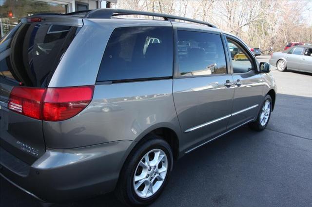 2005 Toyota Sienna XLT 4.6L 4WD