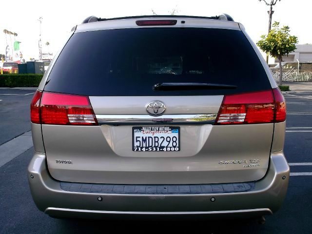 2005 Toyota Sienna SEL Sport Utility 4D