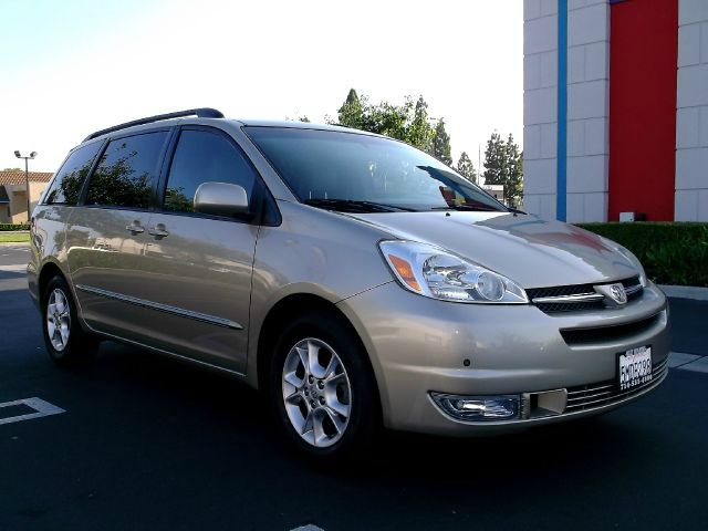 2005 Toyota Sienna SEL Sport Utility 4D