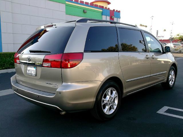 2005 Toyota Sienna SEL Sport Utility 4D