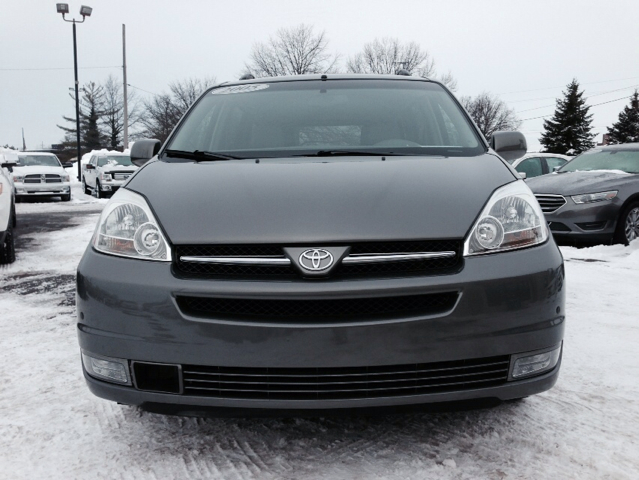 2005 Toyota Sienna Eddie Bauer 4x4