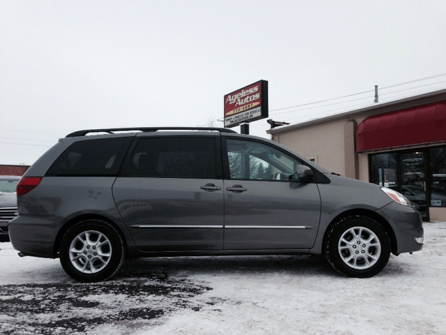 2005 Toyota Sienna Eddie Bauer 4x4