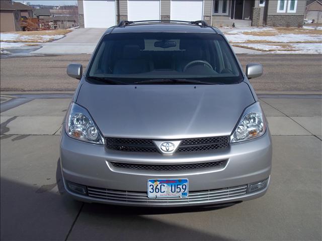 2005 Toyota Sienna SEL Sport Utility 4D