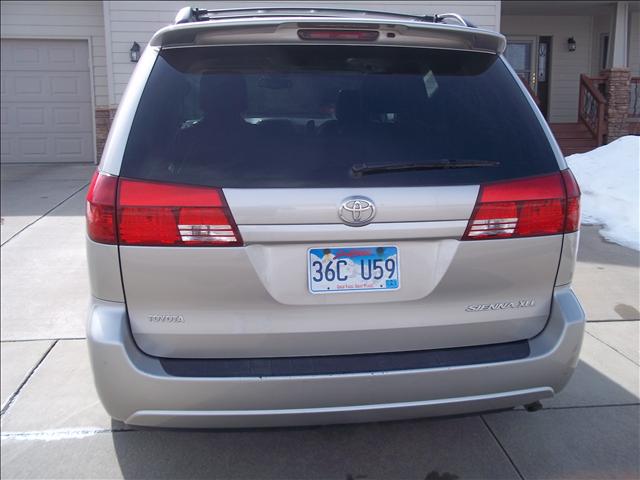 2005 Toyota Sienna SEL Sport Utility 4D