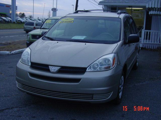 2005 Toyota Sienna X