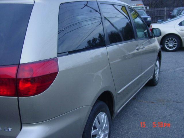 2005 Toyota Sienna X