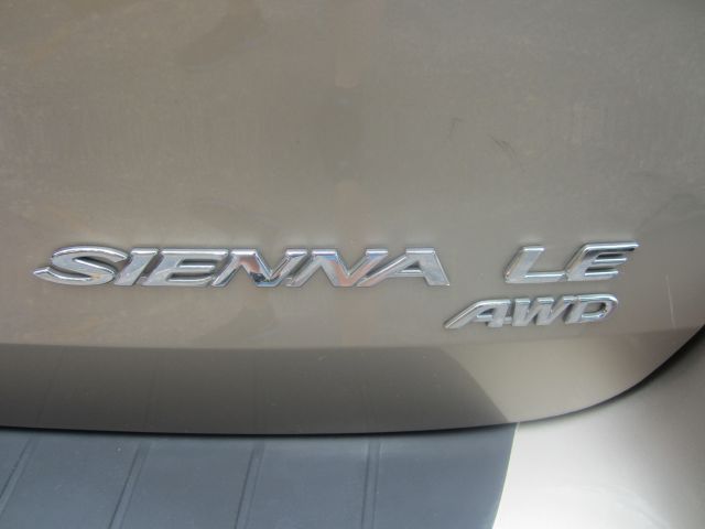 2005 Toyota Sienna 4.6L XLT Sport